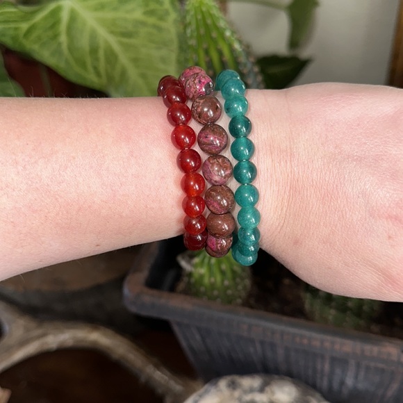 Green Jade stretch bracelet handmade gift crystal healing 8mm - Picture 2 of 5